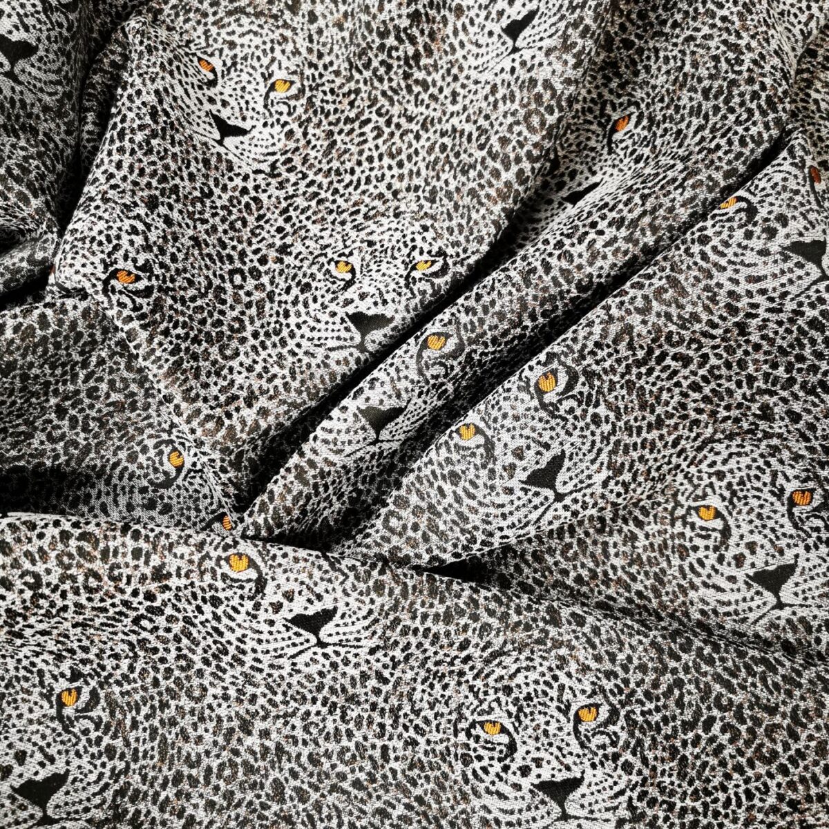 MÖNSTRAT MÖBELTYG JAQUARD LEOPARD GRÅ - Bild 2