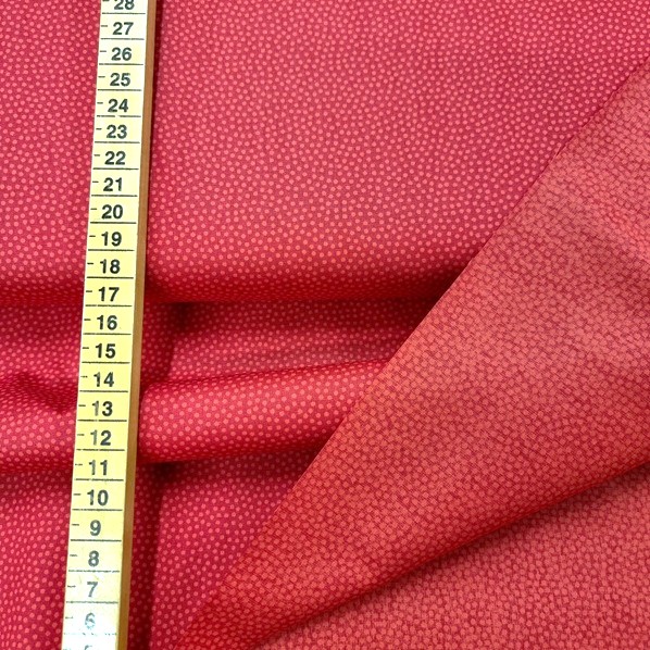 Bomullstyg Dotty hallonröd/korall fg 638