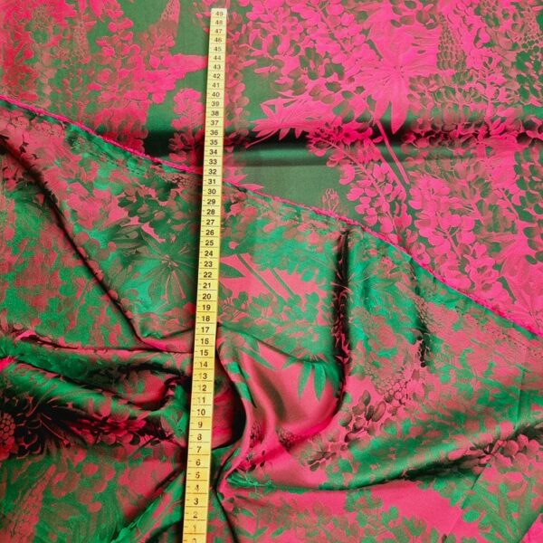 VISKOS JAQUARDFLÄRD GRÖN/CERISE FG 0804