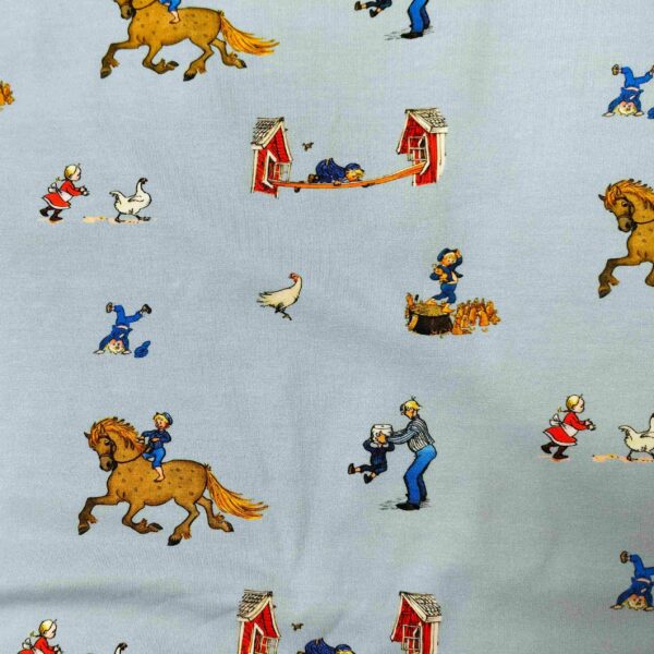 Trikå Emil på äventyr ljusblå fg 10