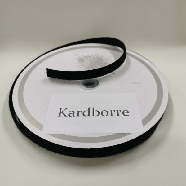 KARDBORRE SVART 20 MM KLISTER MJUK